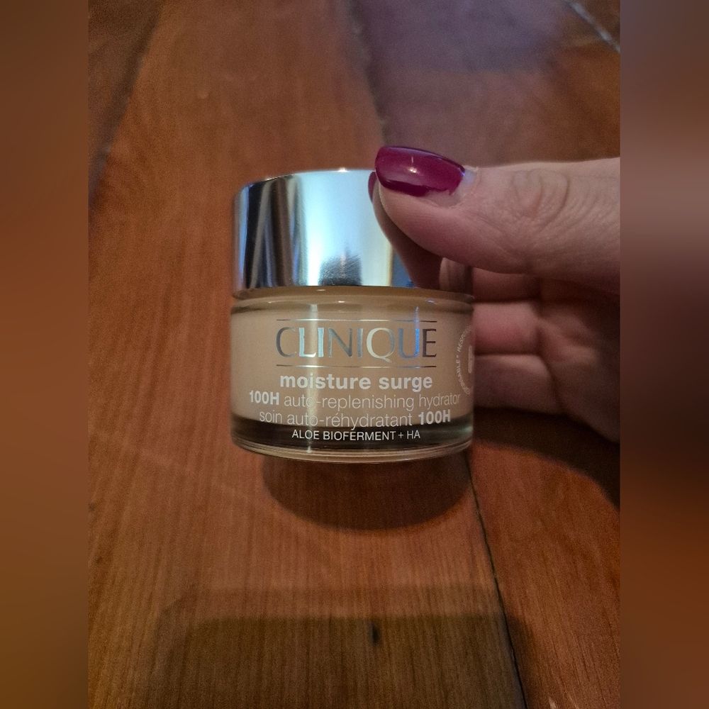Clinique Moisture Surge 100H Auto-Replenishing Hydrator, 50 mL, used once